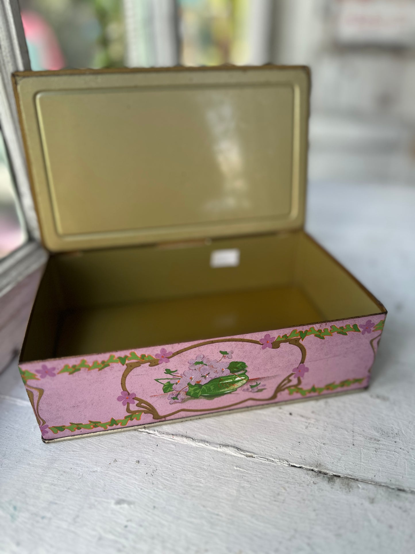 vintage metal thrift store tin box