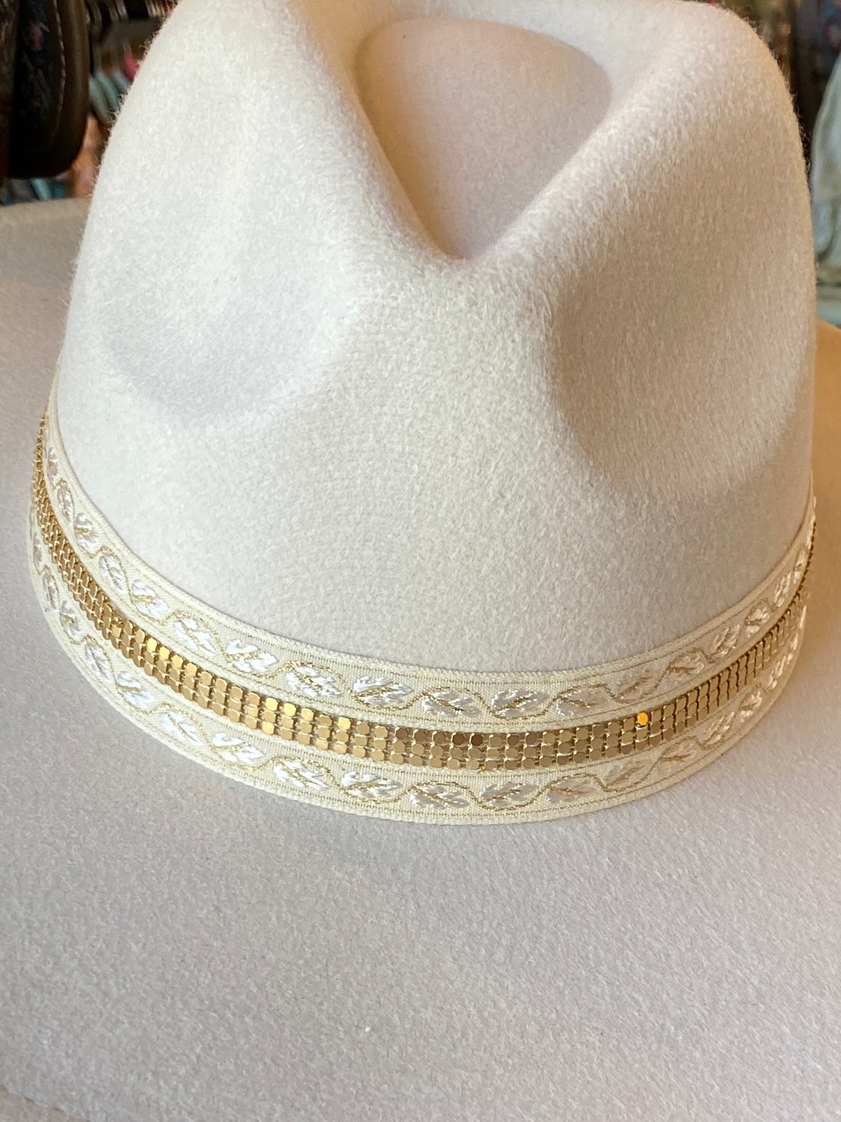 Wide Brim Rancher Hat~Ivory
