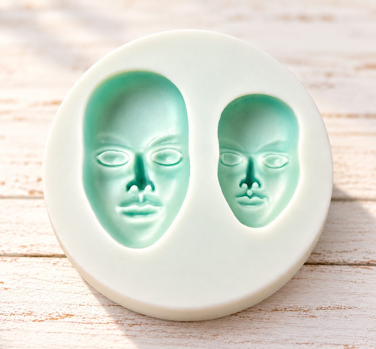 tiny face mould, Debi's Fave! as seen in her live video.