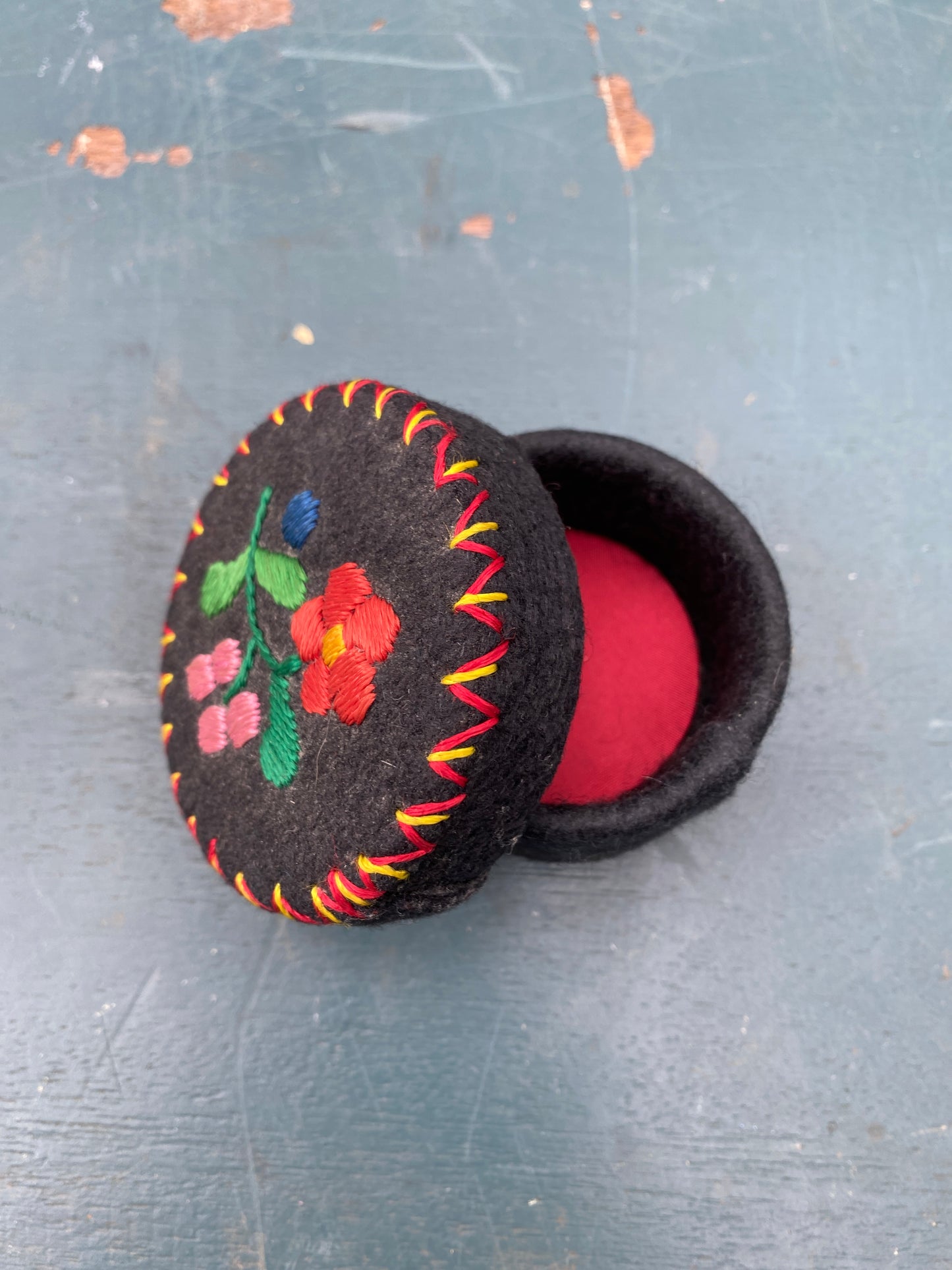 Floral trinket box