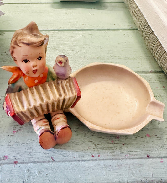 Hummel Figurine Goebel Lets sing