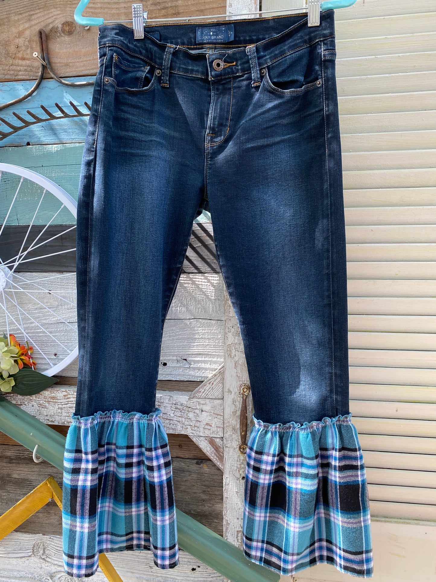 Jeans w/Flannel Bell