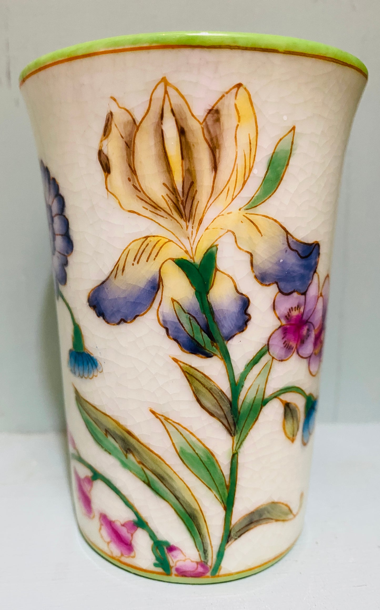 Chines Famille brush pot / vase