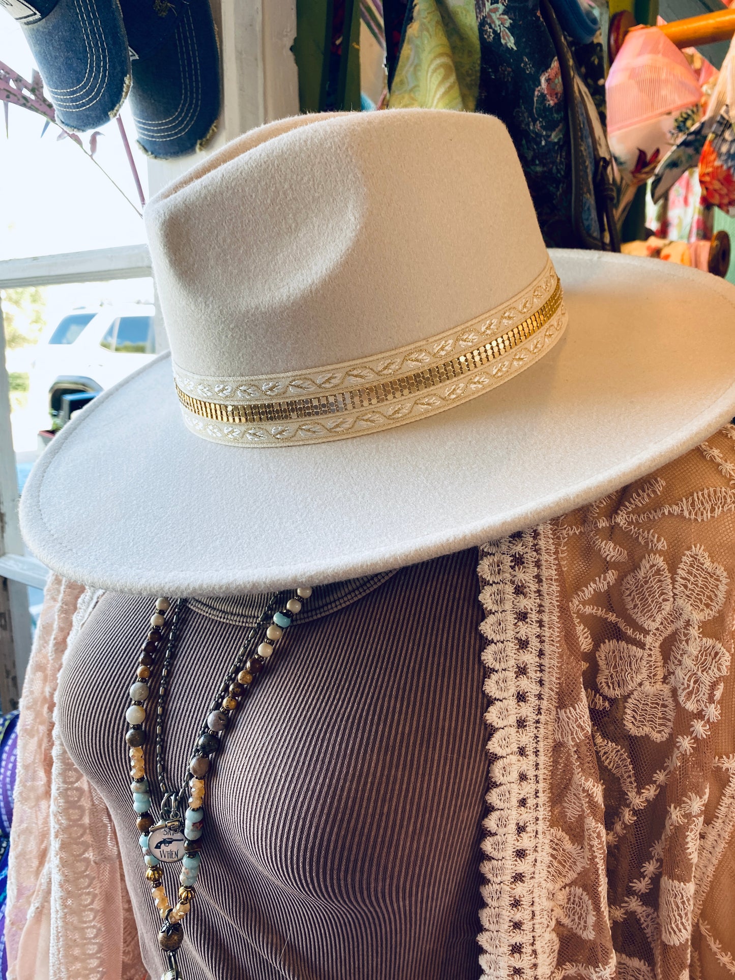 Wide Brim Rancher Hat~Ivory
