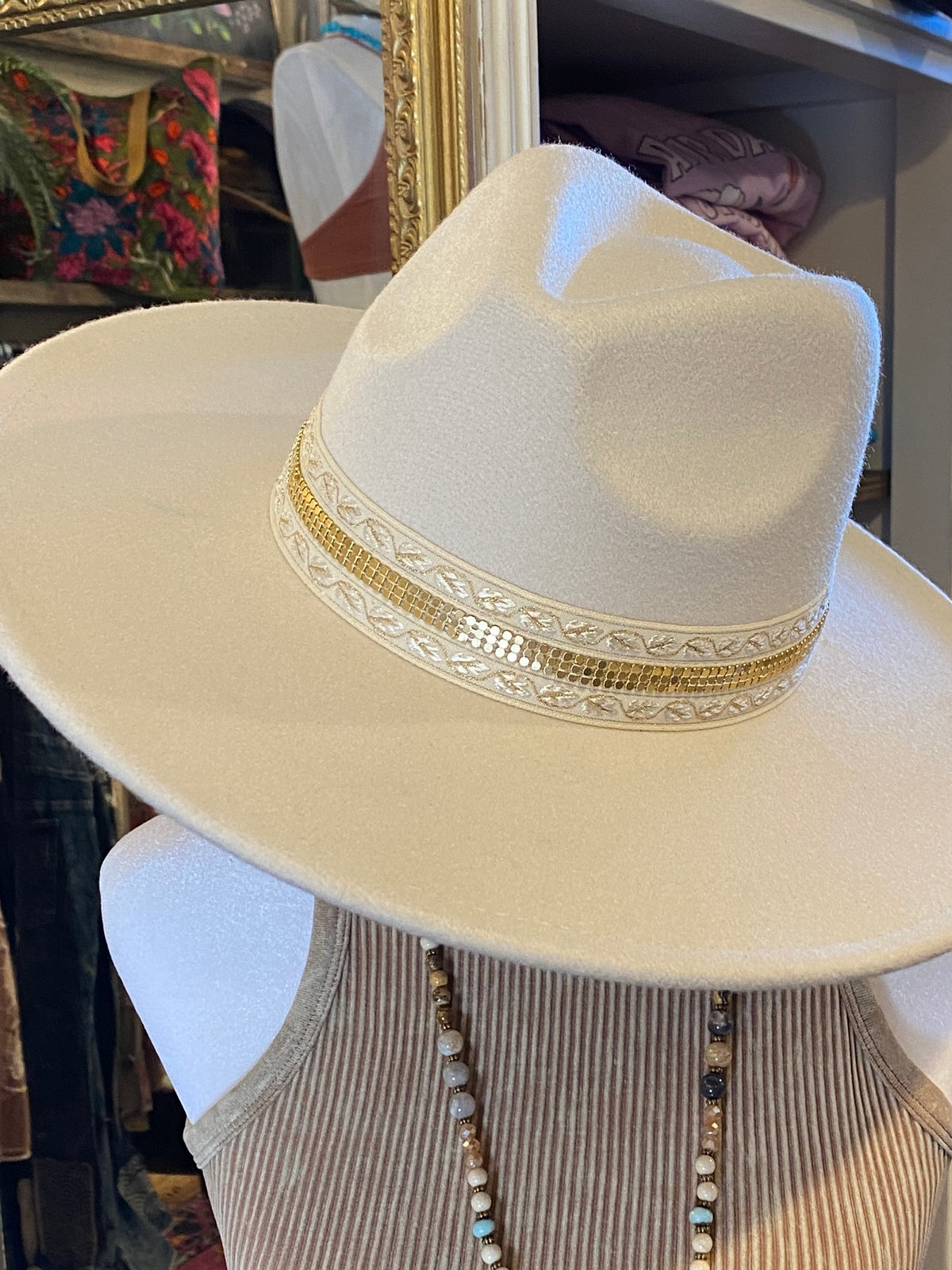 Wide Brim Rancher Hat~Ivory