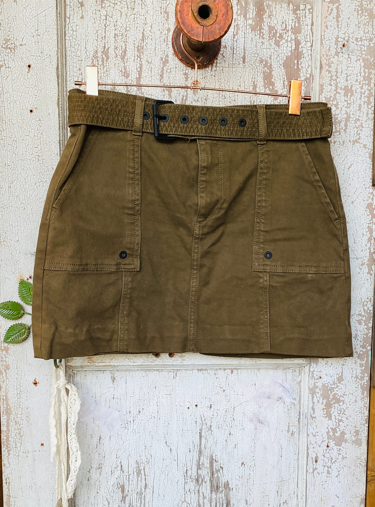 Kaki Skirt With Belt