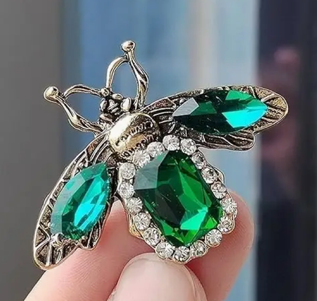 Vintage Glam Bee Brooch – DIY À GOGO